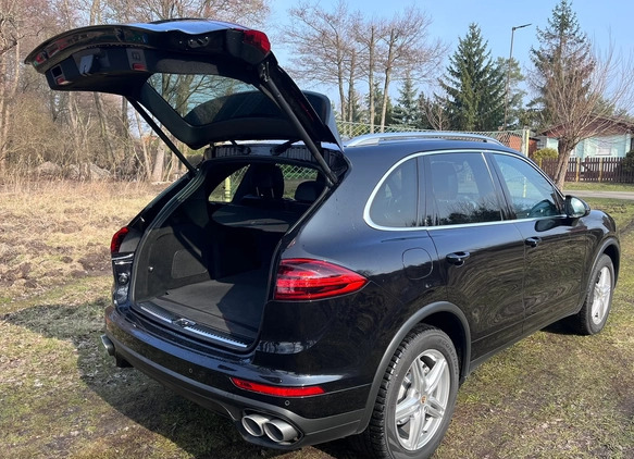 Porsche Cayenne cena 160000 przebieg: 190000, rok produkcji 2016 z Grudziądz małe 781